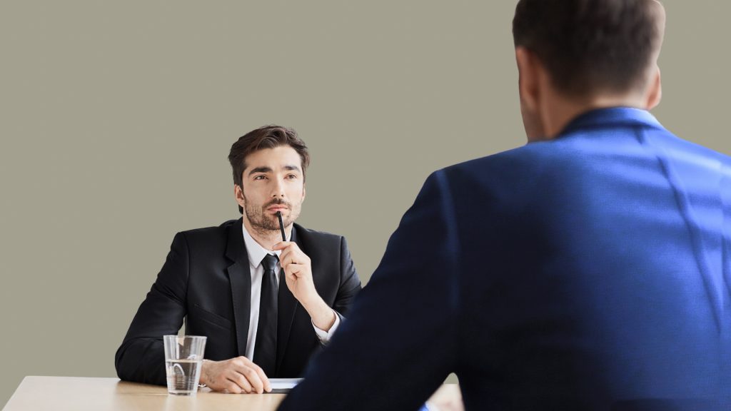 Cómo demostrar pensamiento crítico durante una entrevista de trabajo
